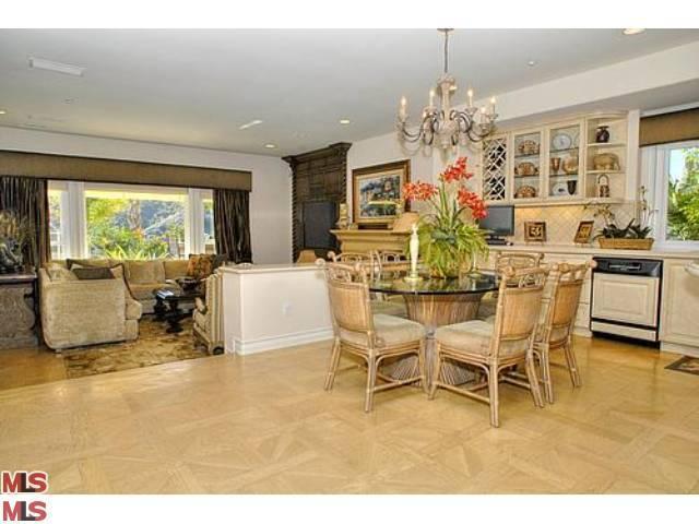 19361 Redbridge Lane, Tarzana, CA 91356
