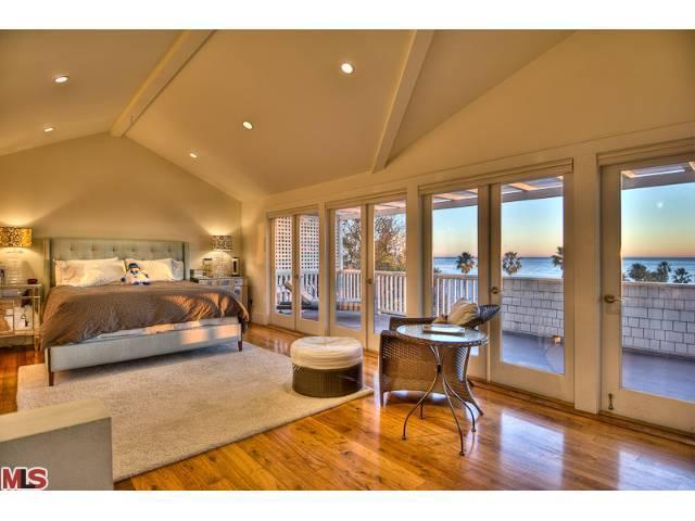 26 Arcadia Terrace, Santa Monica, CA 90401
