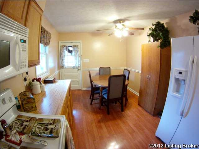 705 Lakeview Ave, La Grange, KY 40031