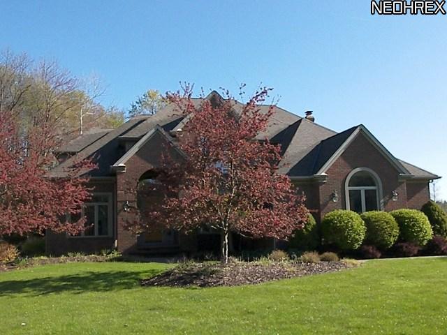 39105 Lochmoor Dr, Solon, Ohio Homes & Land - Real Estate