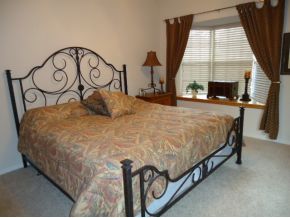 680 Emerald Pointe Dr, Hollister, MO 65672